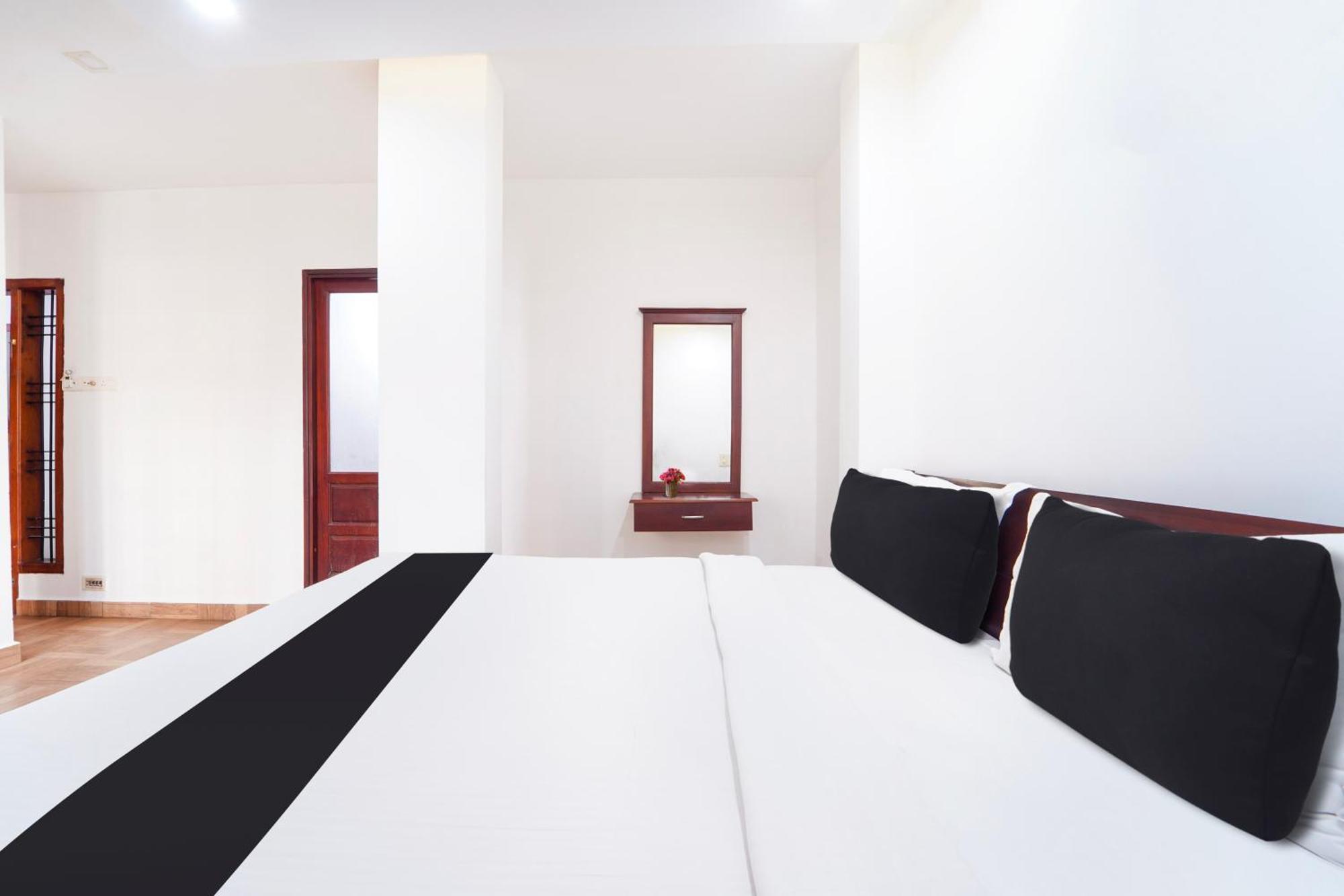 Super Townhouse City Center Ernakulam Kochi Zewnętrze zdjęcie