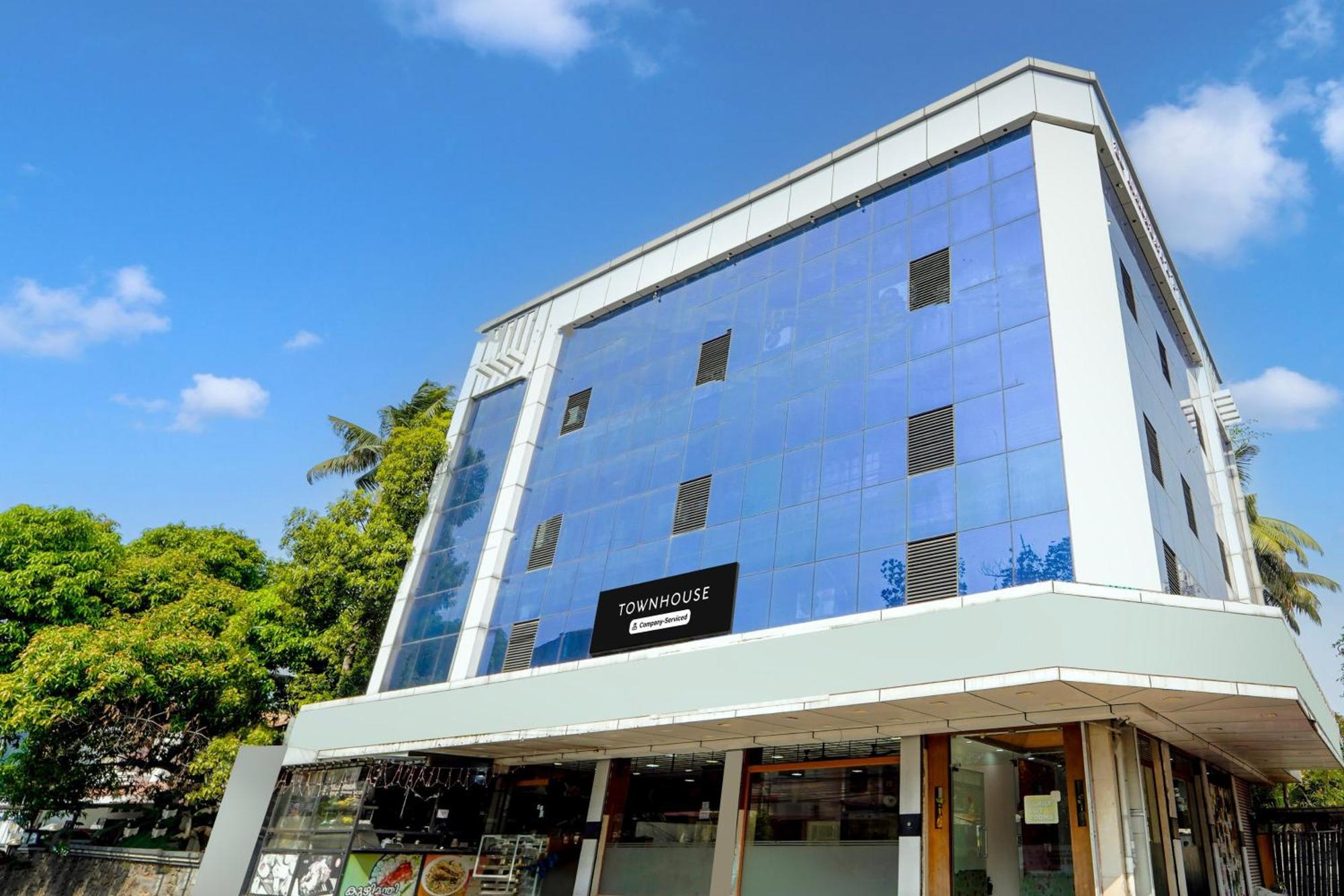 Super Townhouse City Center Ernakulam Kochi Zewnętrze zdjęcie